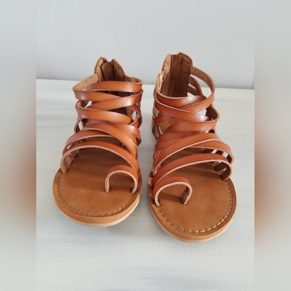 Universal thread sandals